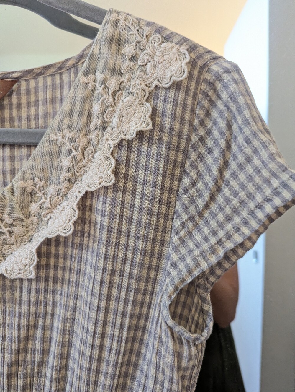 🌸 Vintage-Inspired April Cornell Gingham & Lace Maxi Dress 🌸